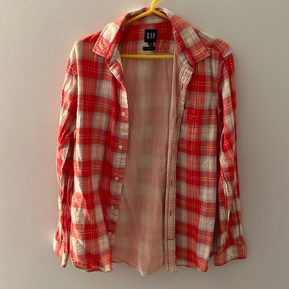 VINTAGE GAP Red and White Plaid Button-Down Shirt